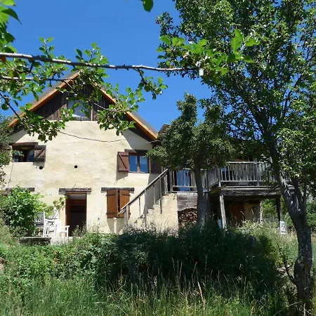 D'aliege Bed & Breakfast Péone